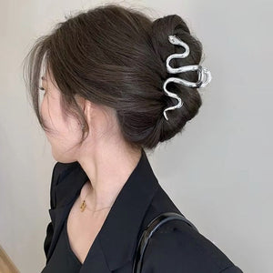 Metallic Snake Hair Claw